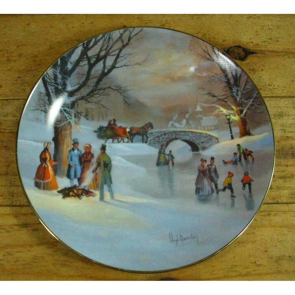 W.L. George Holiday Skaters 1987 Series Scenes of Christmas Past Plate No. 25/A